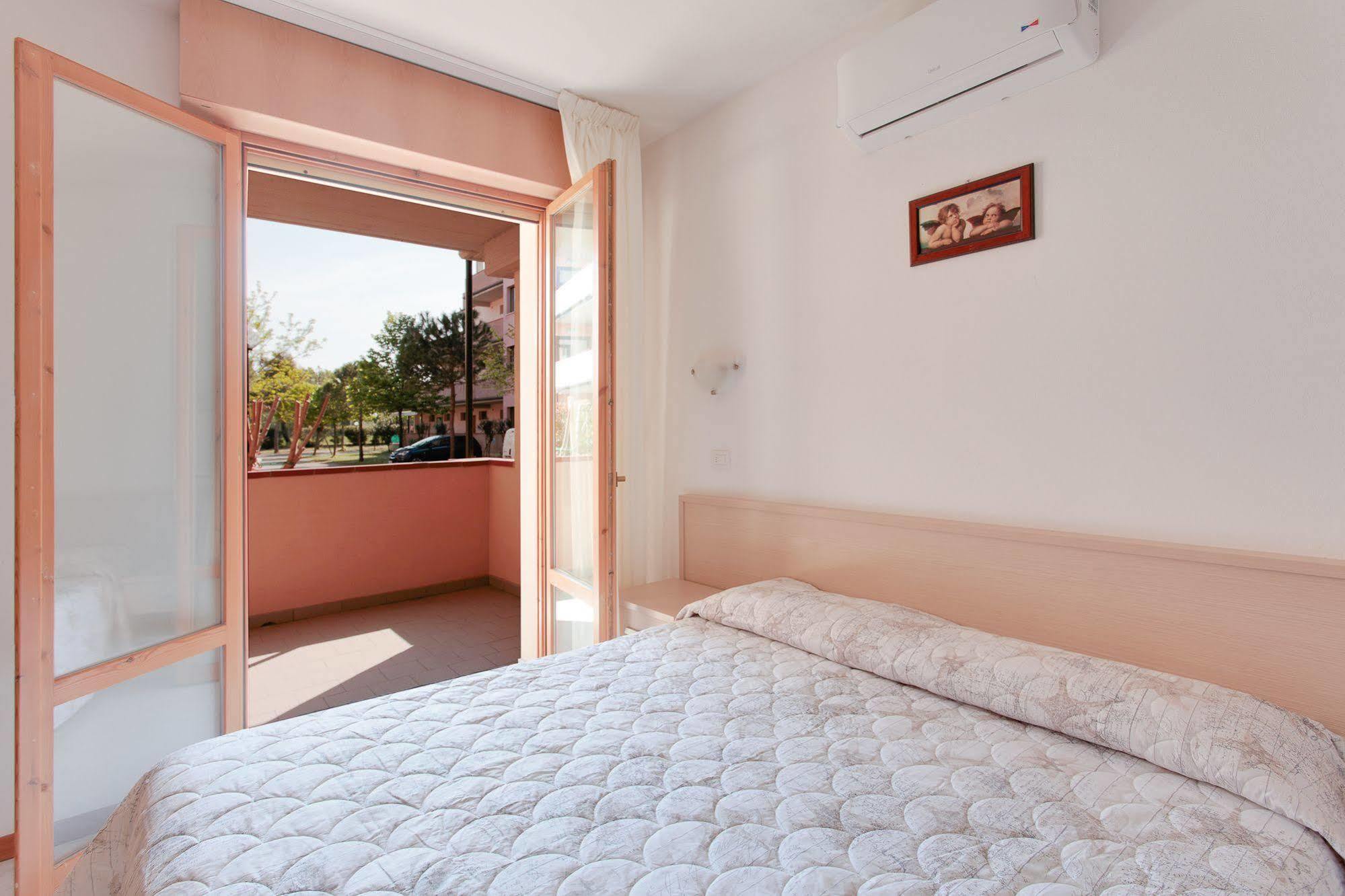 Aparthotel Costa Paradiso 리도아드리 외부 사진